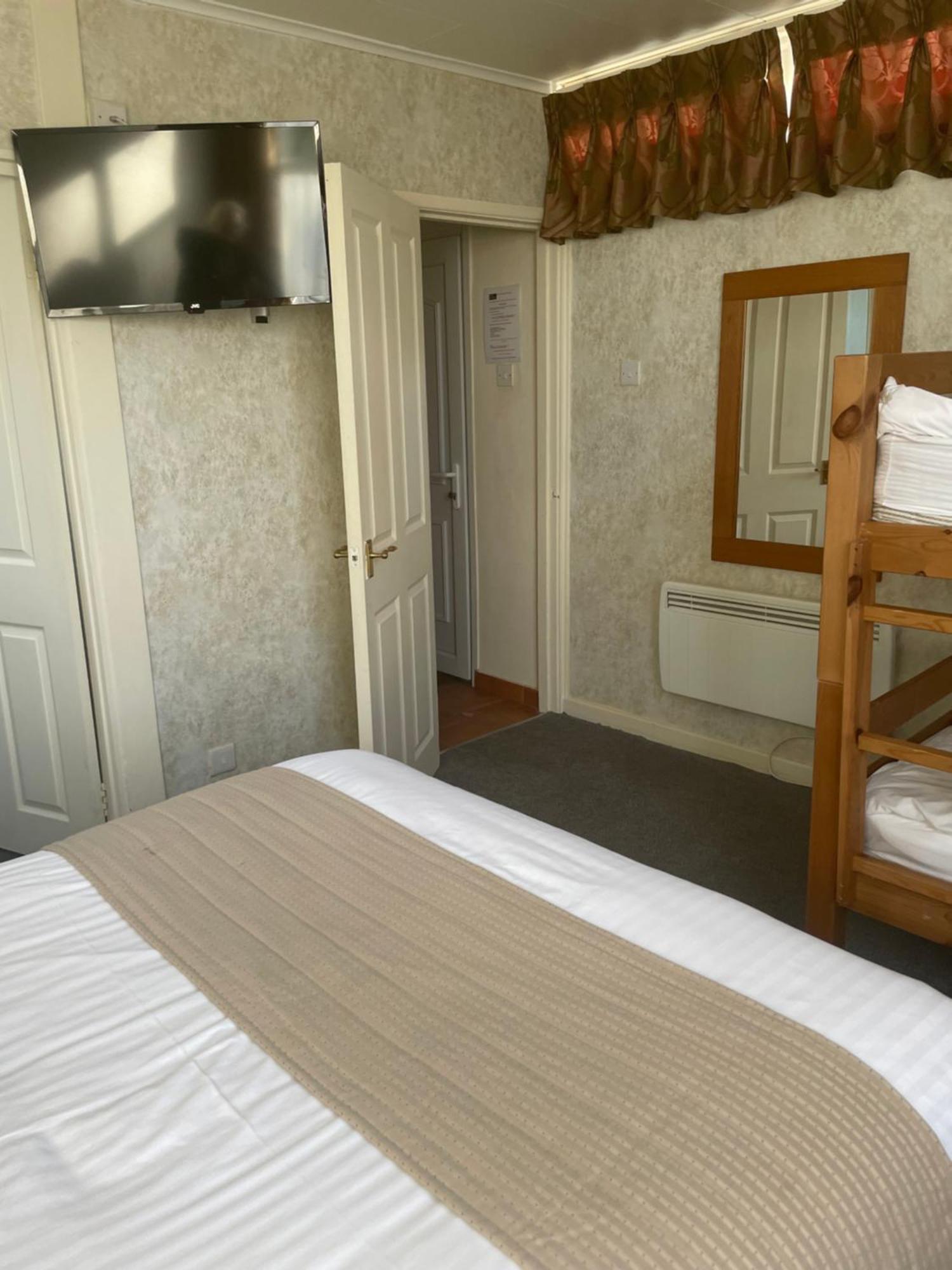 The Dog & Partridge Country Inn Άσμπερν Εξωτερικό φωτογραφία