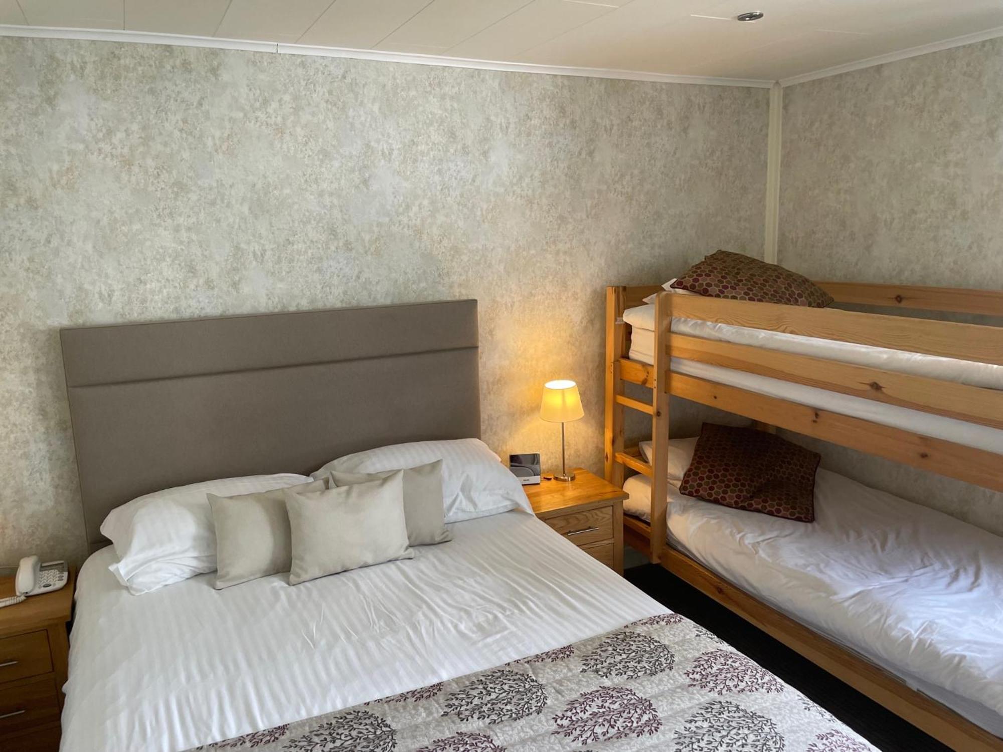 The Dog & Partridge Country Inn Άσμπερν Εξωτερικό φωτογραφία