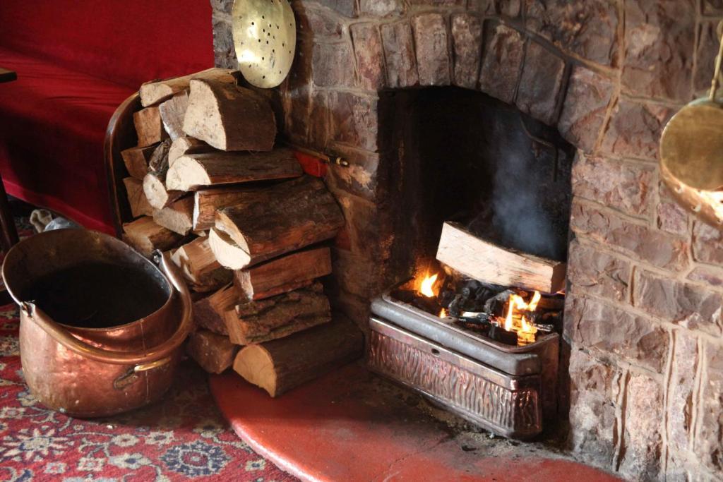 The Dog & Partridge Country Inn Άσμπερν Εξωτερικό φωτογραφία